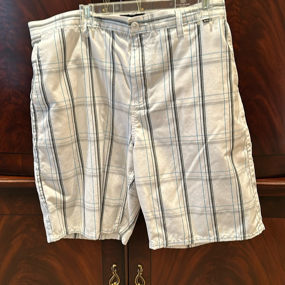 Men’s Hurley shorts size 40